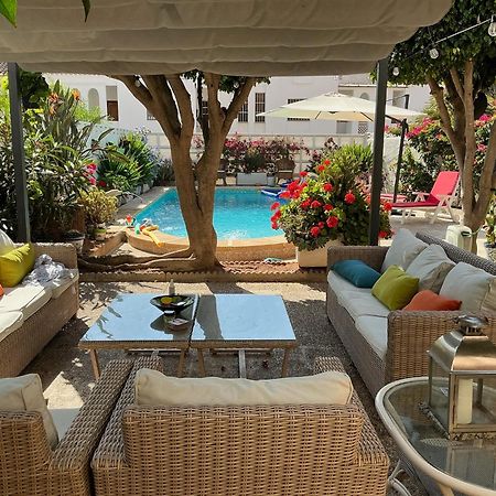 Large Villa Private Pool And Garden Near Beach Roquetas de Mar Exterior foto