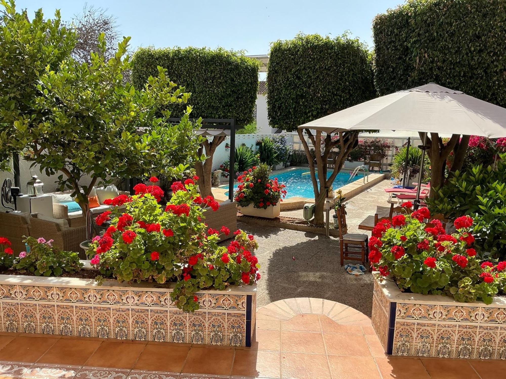 Large Villa Private Pool And Garden Near Beach Roquetas de Mar Exterior foto